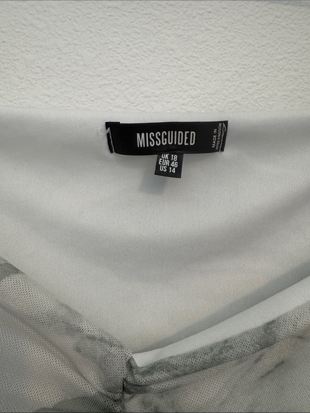 Missguided White and Sage Marble Ruched Off-Shoulder Crop Top N0031 - Picture 2 of 4